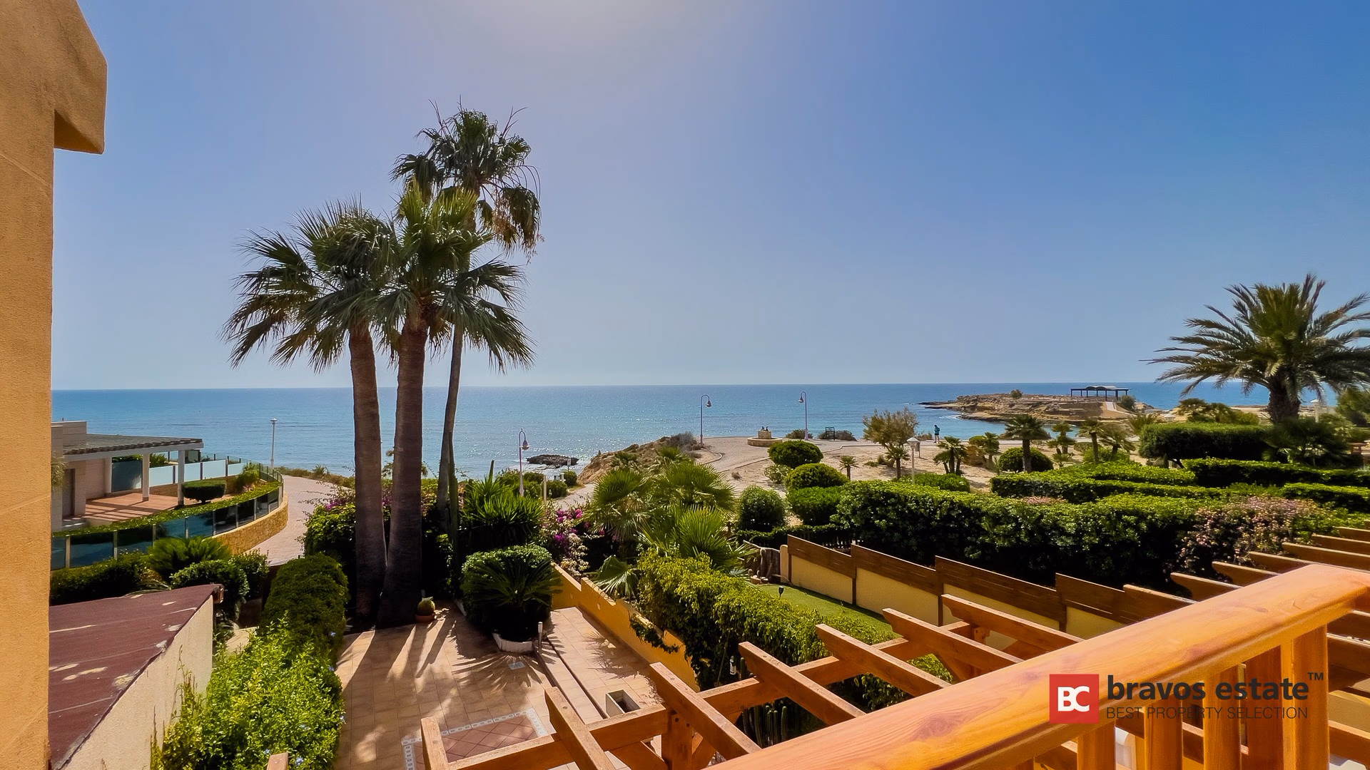 Seafront 4-Bedroom Bungalow in El Campello - 1