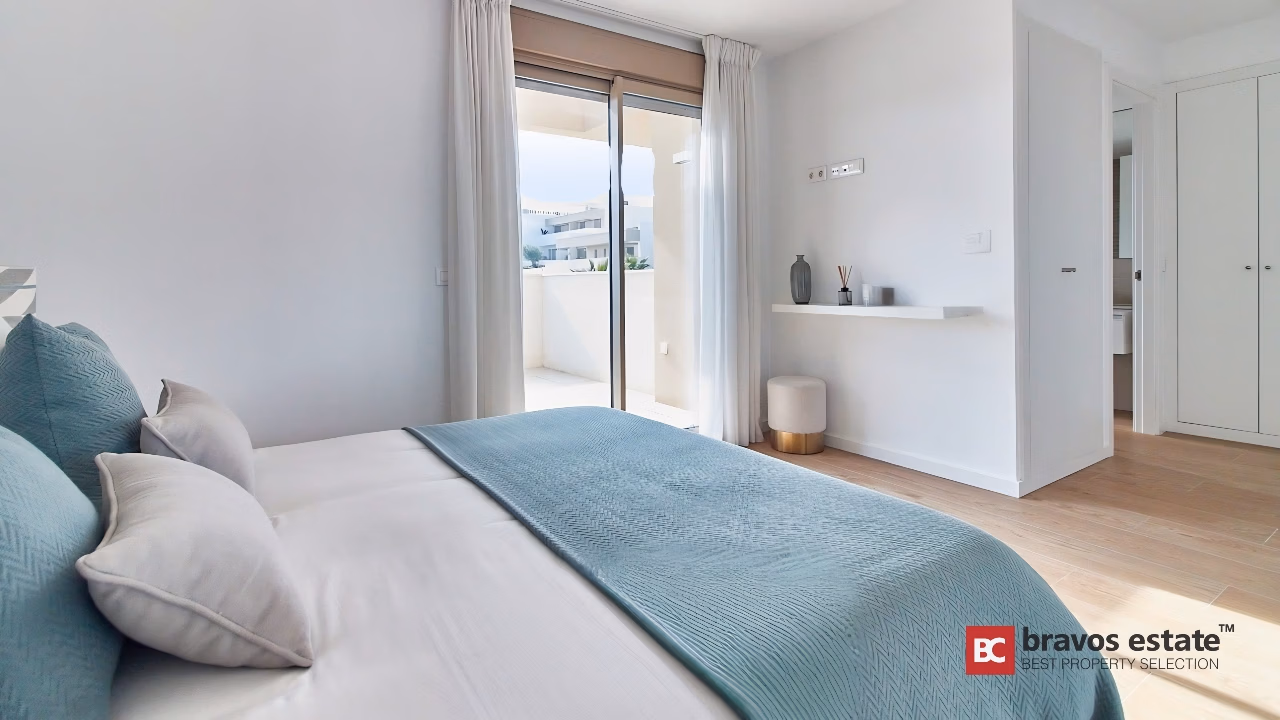 Spacious 4-Bedroom Bungalow in Alicante - 7