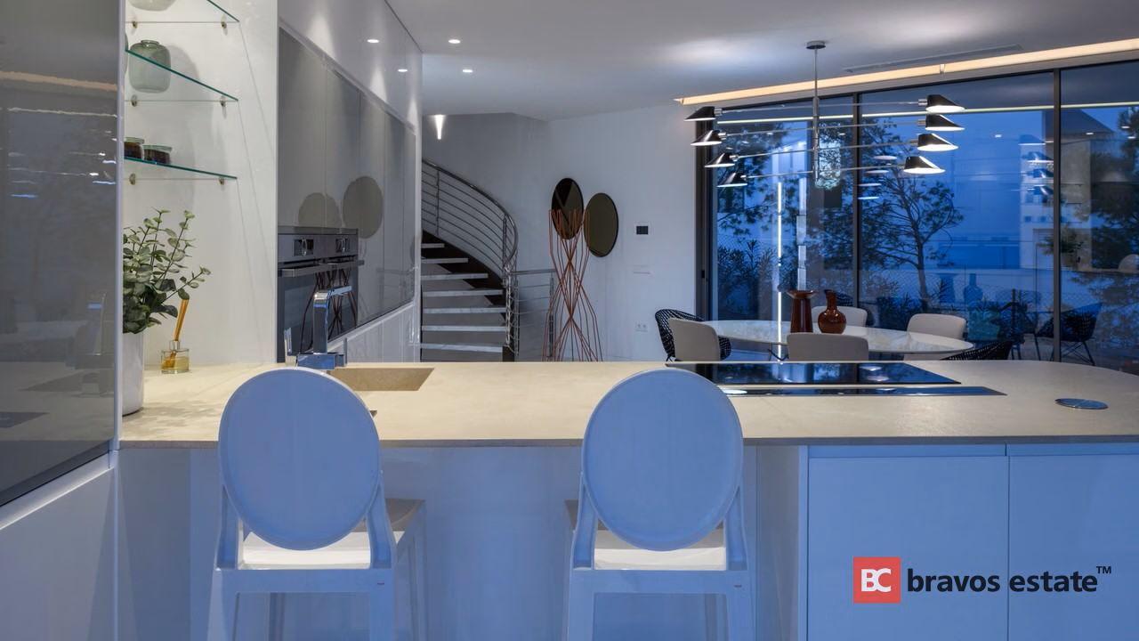 Spacious 4-Bedroom Villa in Finestrat · 331 m² - 10