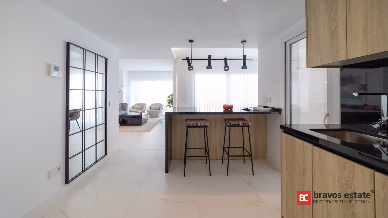 Apartamento Frente al Mar de 3 Dormitorios en Punta Prima - 20