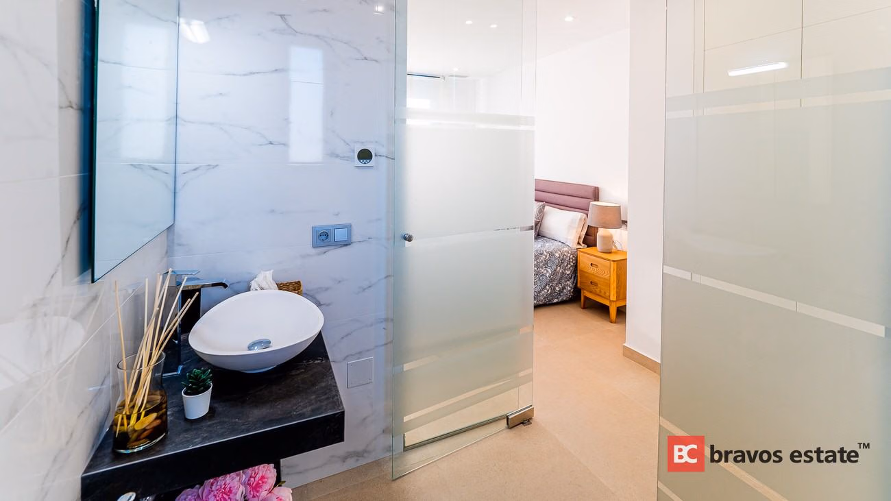 Villa de Obra Nueva de 5 Dormitorios en Torrevieja - 13