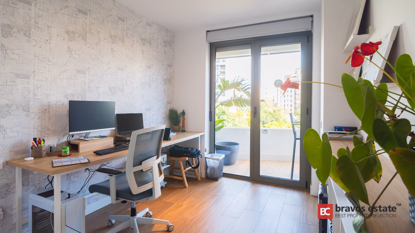 Beachside 4-Bedroom Apartment in Playa de San Juan · 146 m² - 17