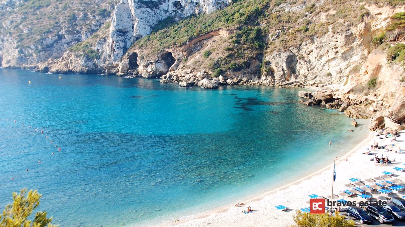 Beachside 2-Bedroom Apartment in Javea - 21