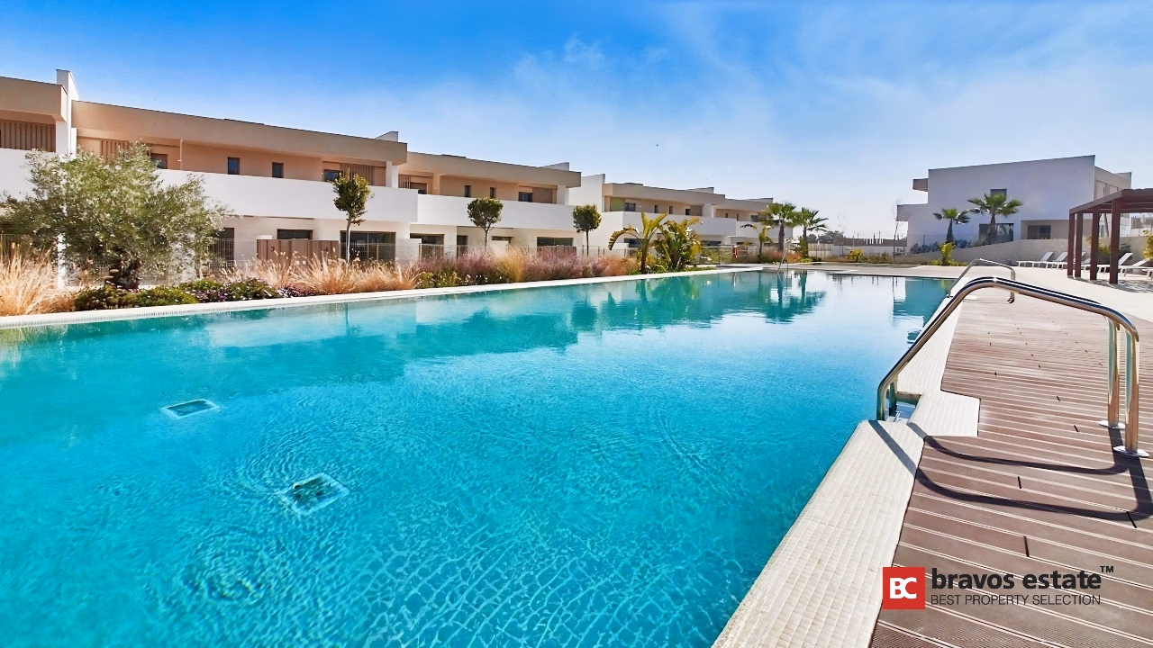 Spacious 4-Bedroom Bungalow in Alicante - 16