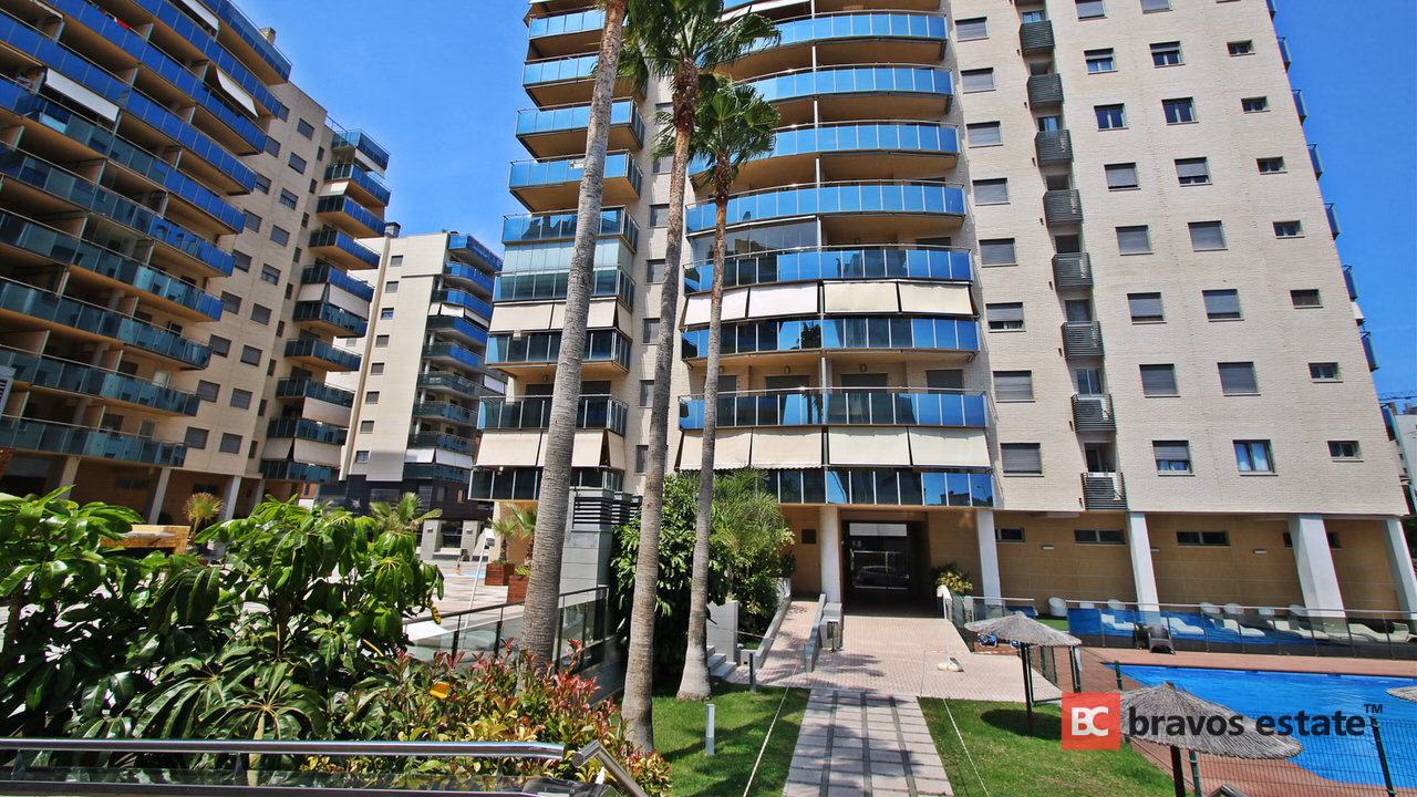 Beachside 4-Bedroom Apartment in El Campello · 141 m² - 12