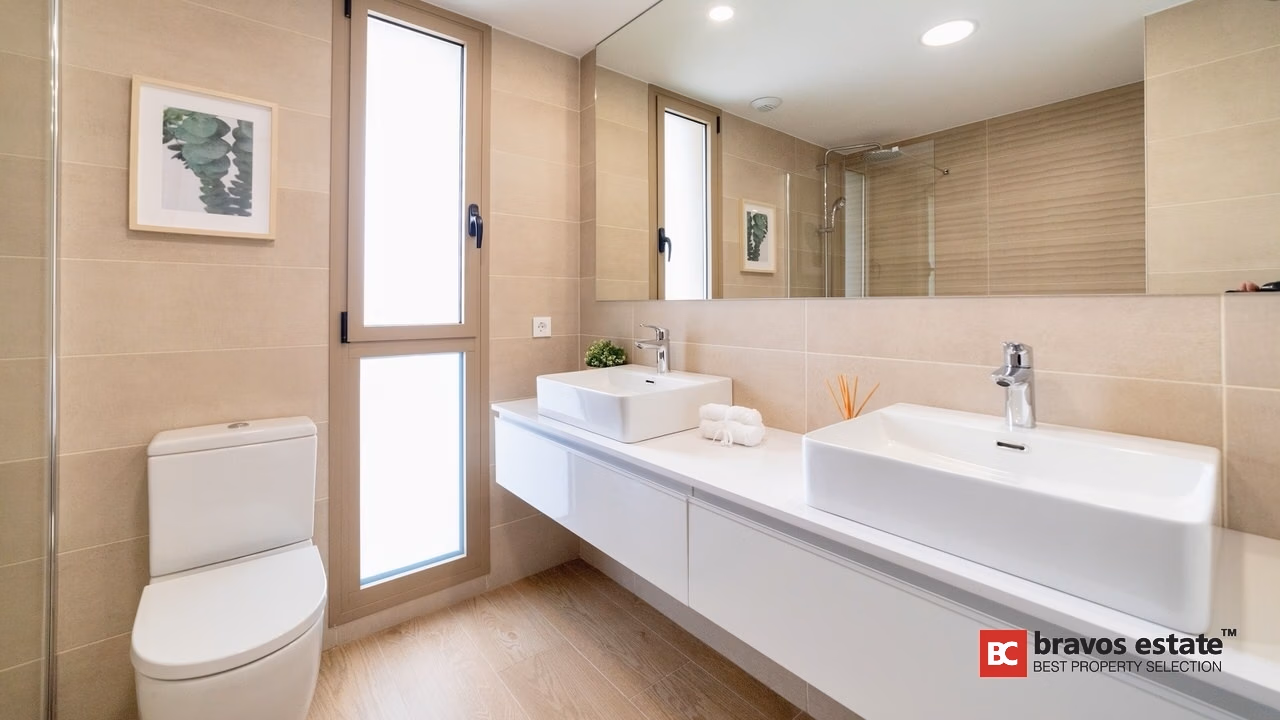Spacious 4-Bedroom Bungalow in Alicante - 8