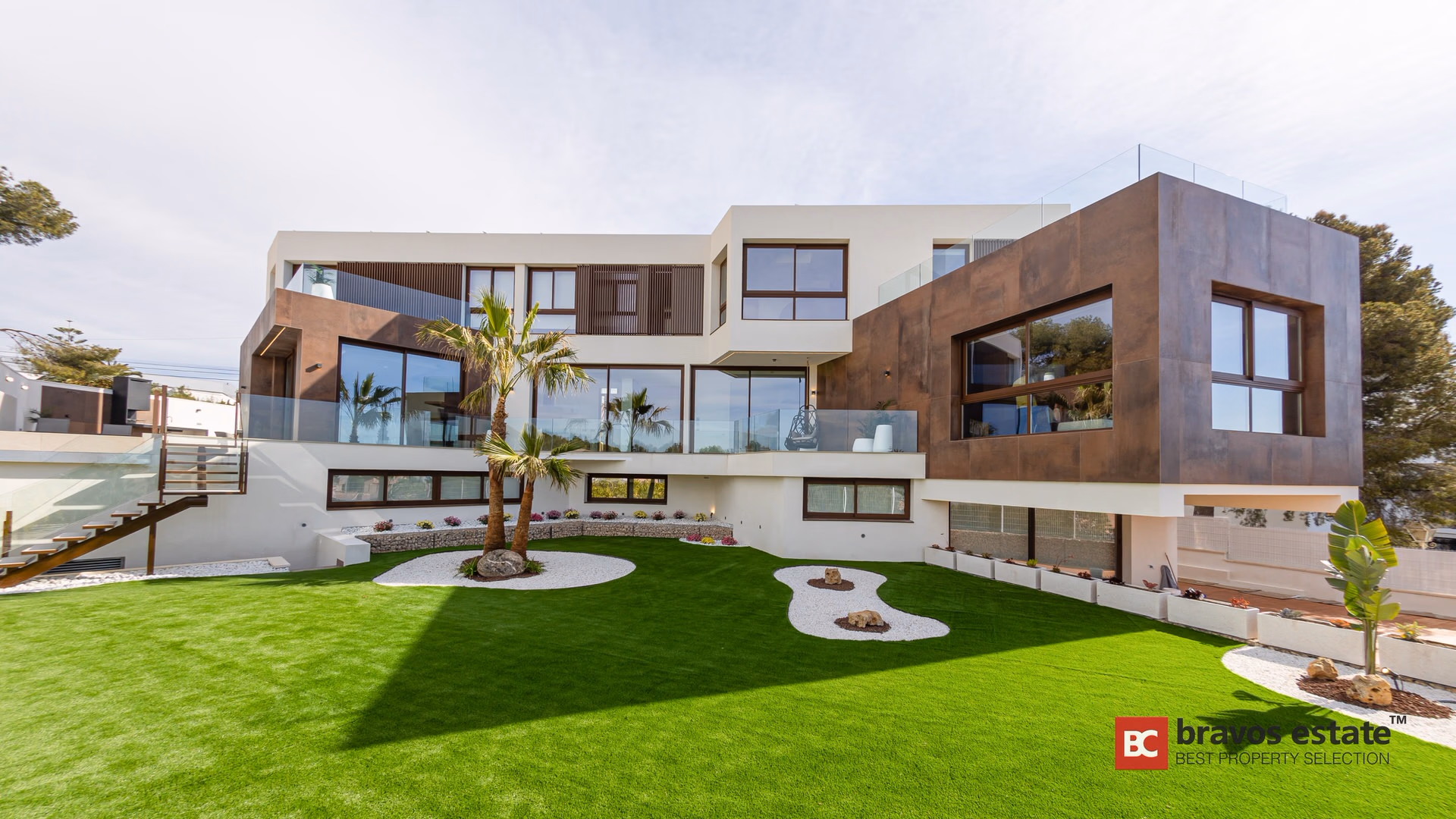 Luxury 4-Bedroom Villa in La Nucía - 2