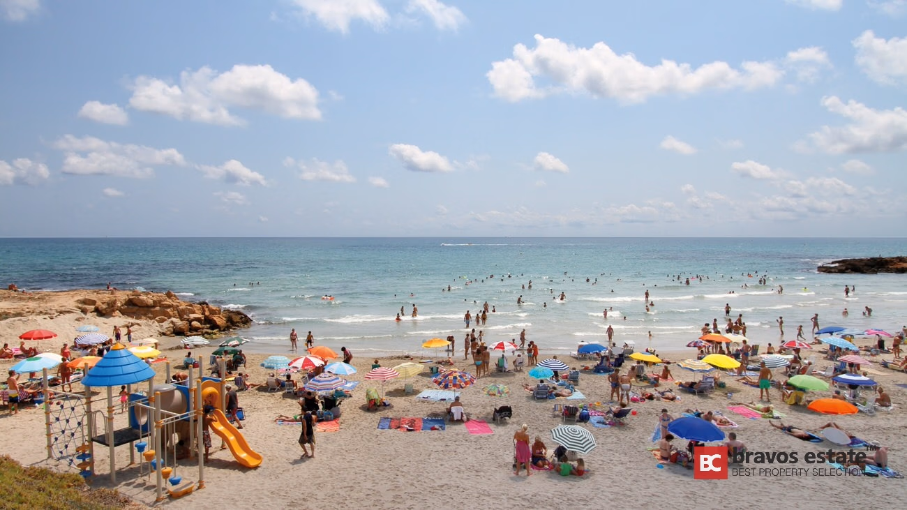 Apartamento Frente al Mar de 3 Dormitorios en Punta Prima - 41