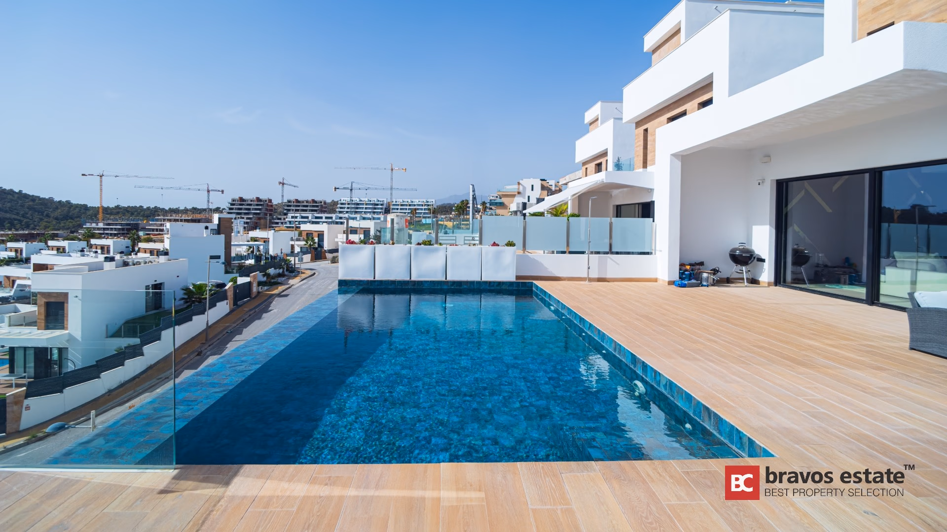 Spacious 3-Bedroom Villa in Finestrat - 2