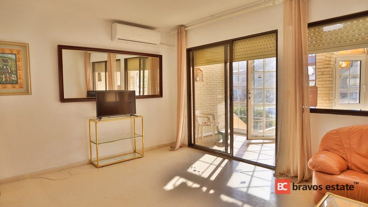 Seafront 6-Bedroom Bungalow in El Campello - 6