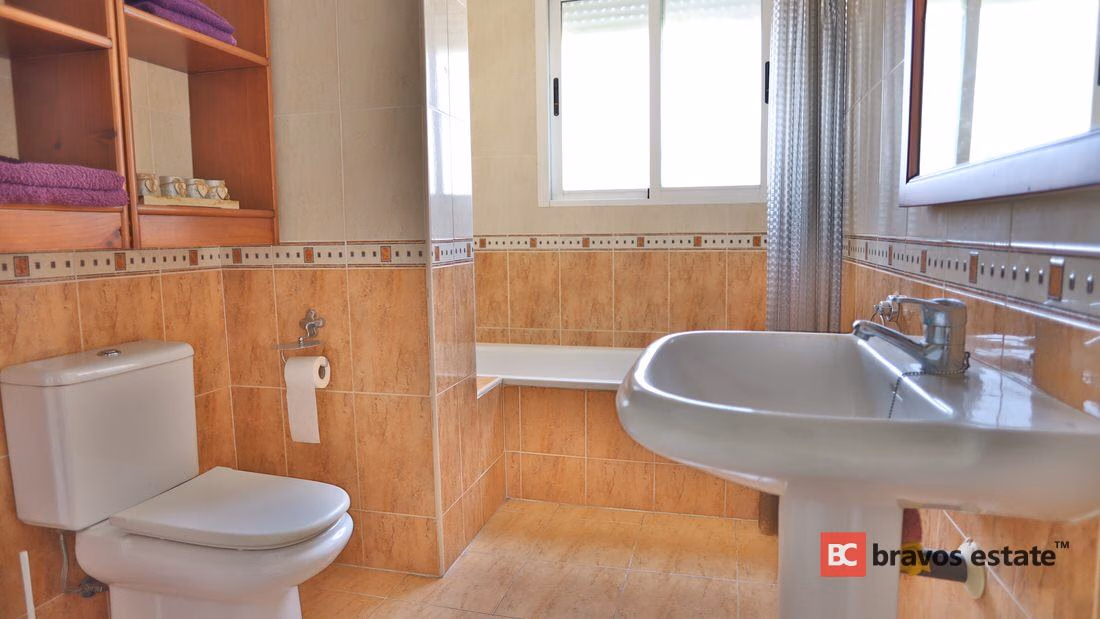 Seafront 2-Bedroom Apartment in El Campello · 75 m² - 21