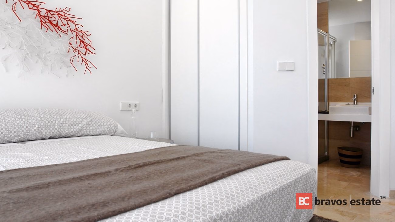 Seafront 6-Bedroom Villa in Altea - 14