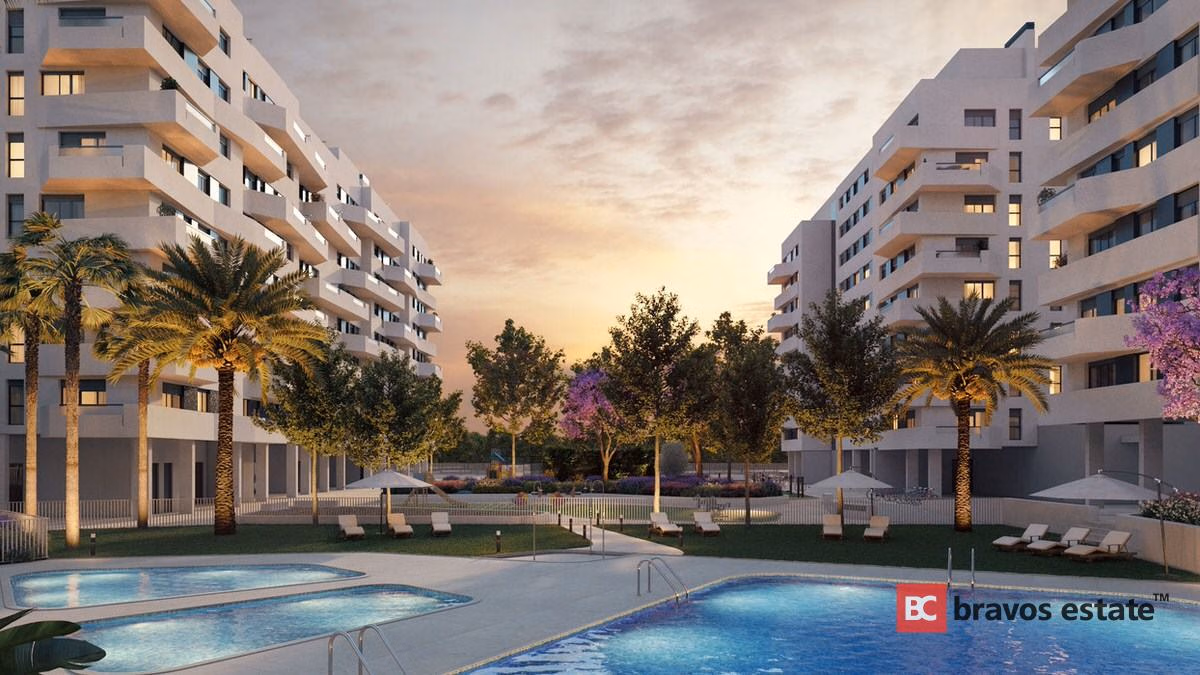 Beachside 3-Bedroom Apartment in Playa de San Juan · 109 m² - 9