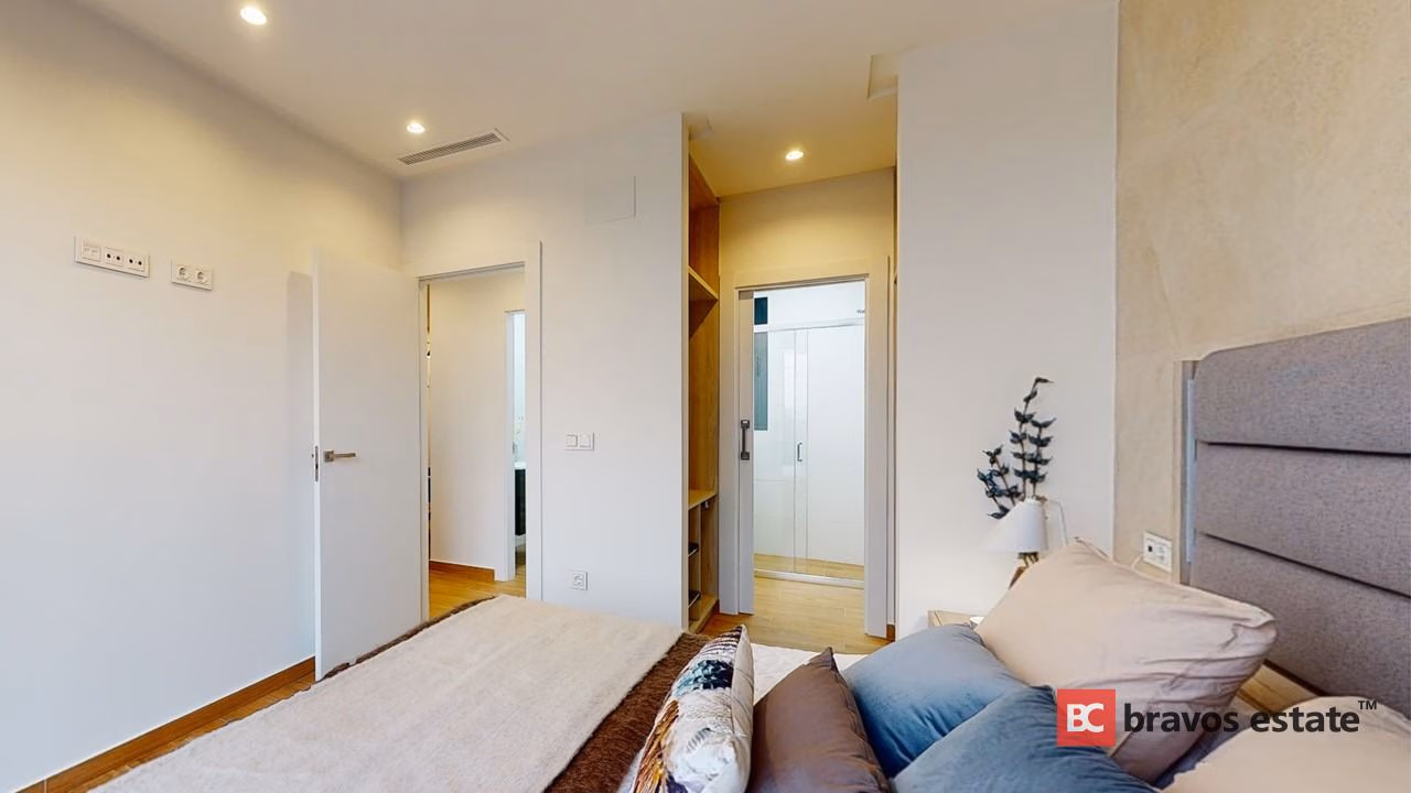 Beachside 4-Bedroom Villa in El Campello · 220 m² - 7