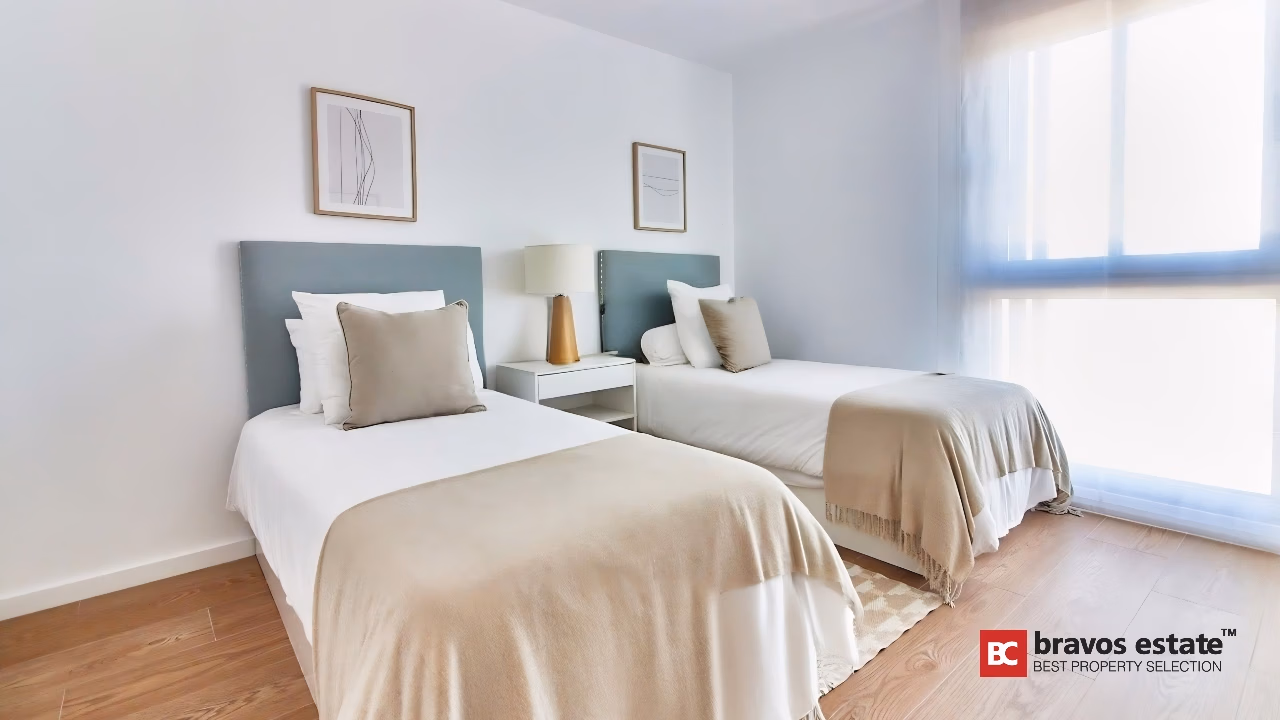 Spacious 4-Bedroom Bungalow in Alicante - 9