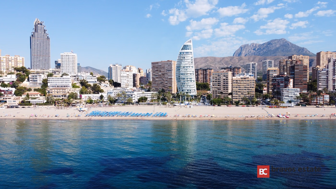Seafront 3-Bedroom Apartment in Benidorm - 3