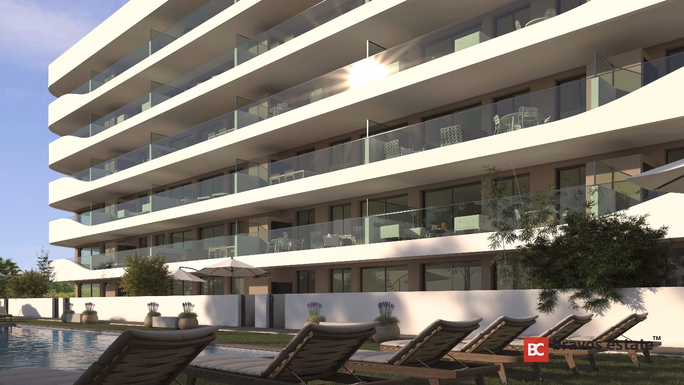 Beachside 2-Bedroom Apartment in Arenales del Sol - 2