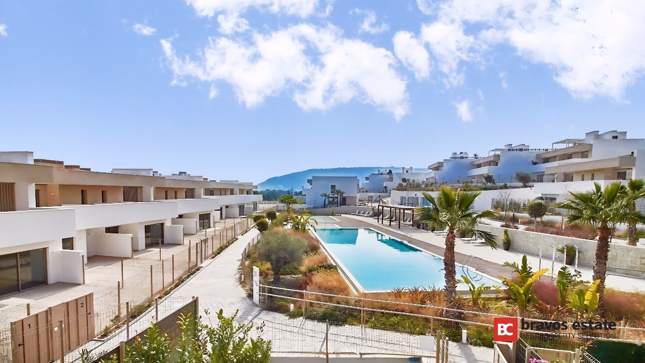 Spacious 4-Bedroom Bungalow in Alicante - 14