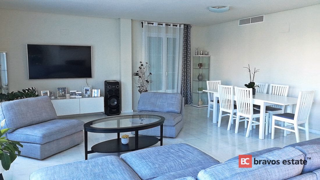 Bright 4-Bedroom Villa in Finestrat - 11