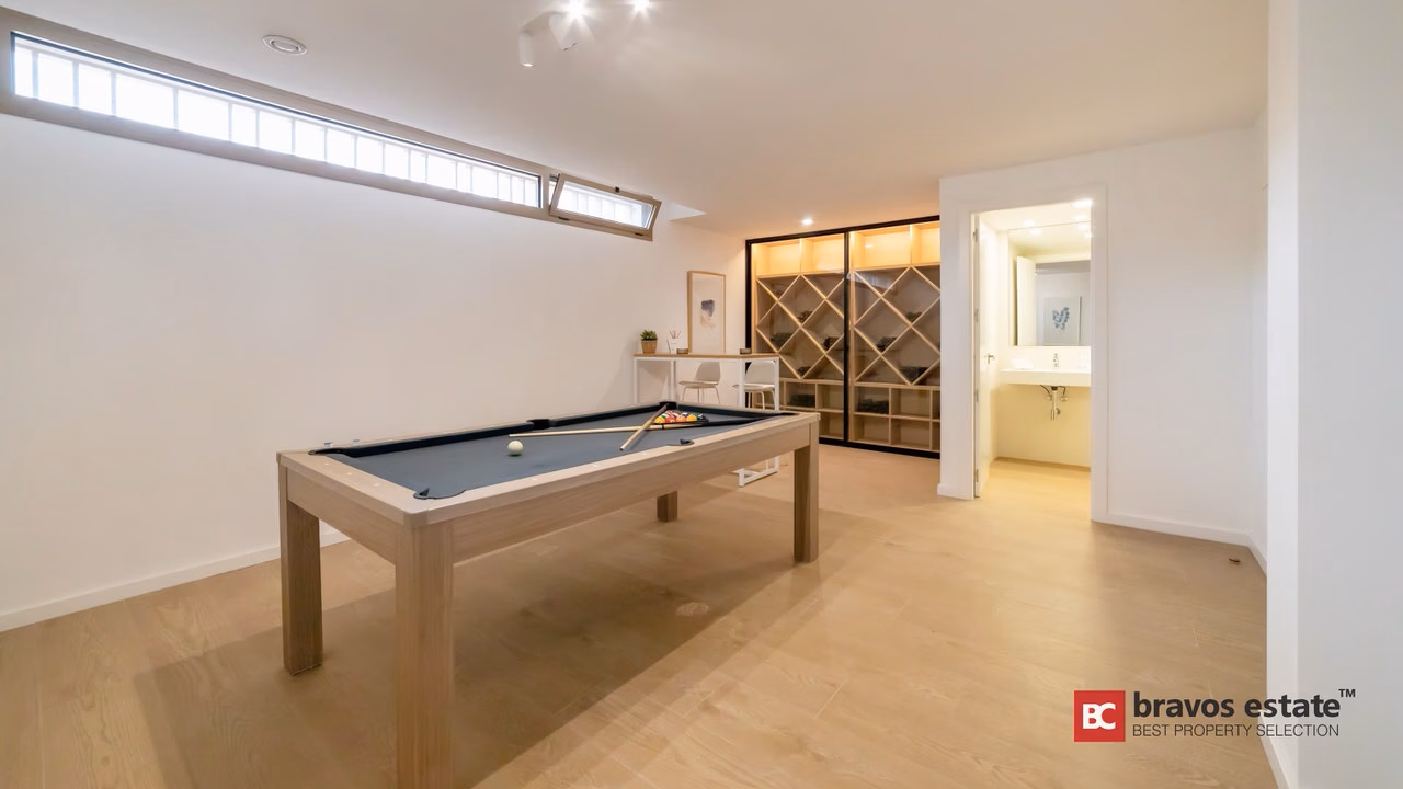 Spacious 4-Bedroom Bungalow in Alicante - 13