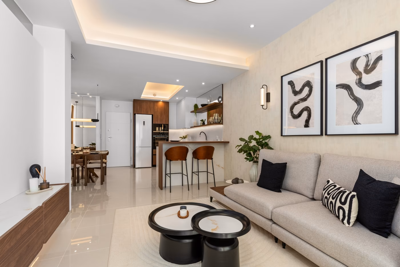 Show apartment: living room with sofa and coffee tables