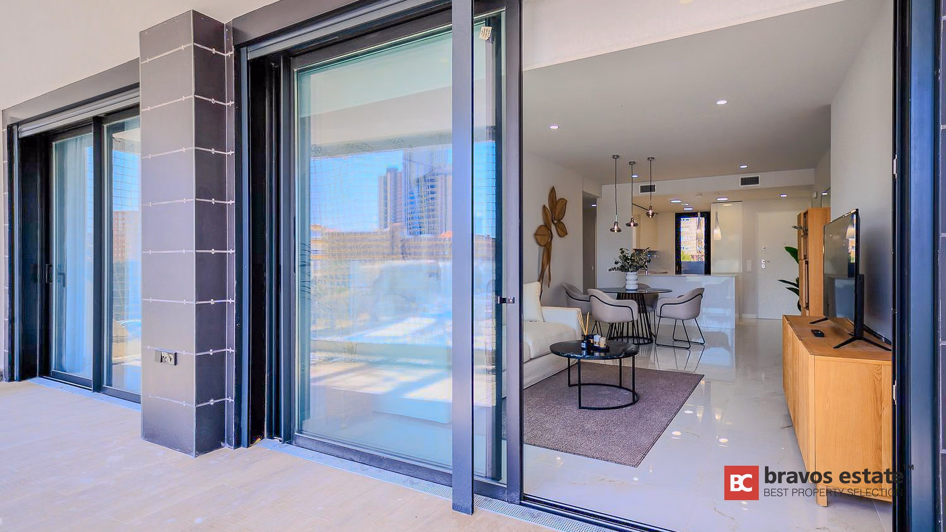 Beachside 3-Bedroom Apartment in Benidorm - 7