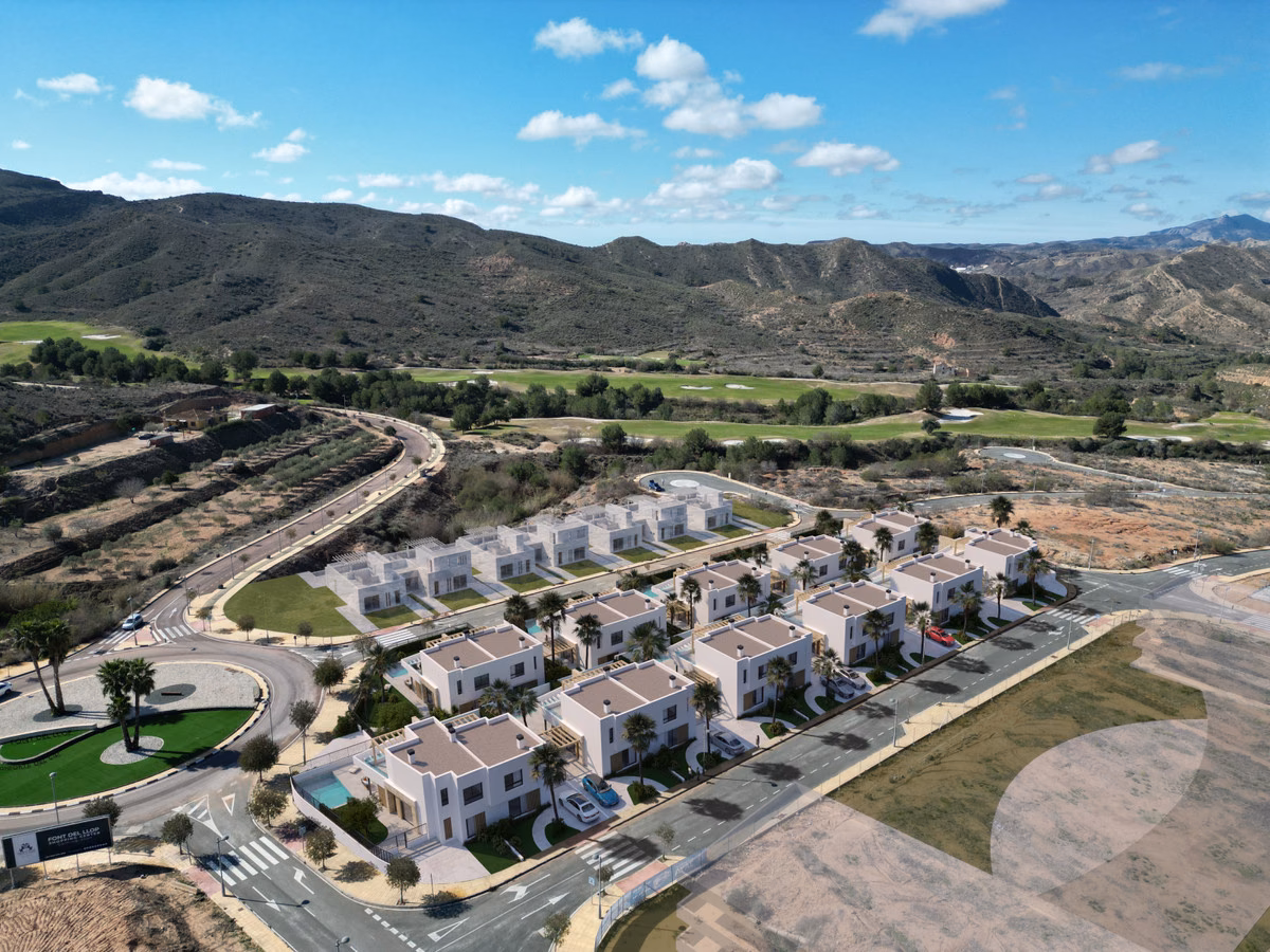 Golf course edge and Vinalopó hills