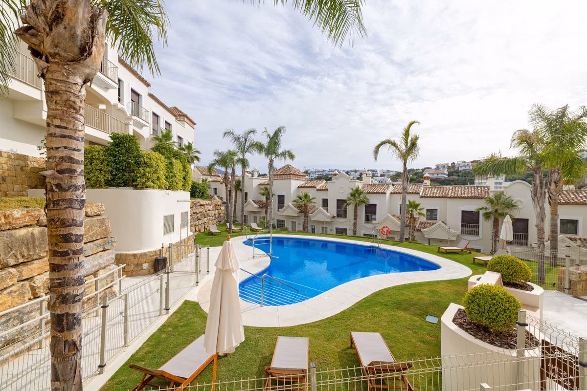 Altoasis — Geschakelde woningen aan de golfbaan Valle Romano, Estepona 1