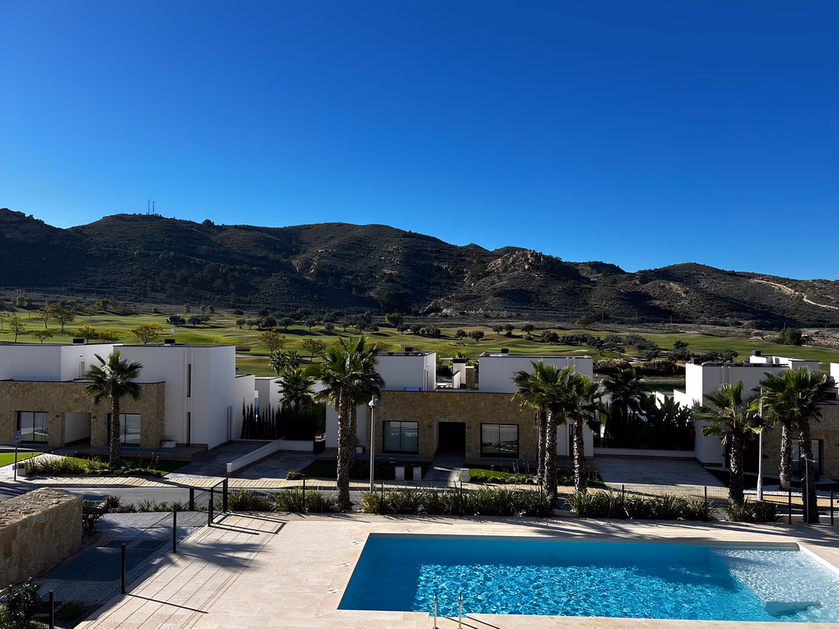 Duplex-Block am Font del Llop mit Golfblick