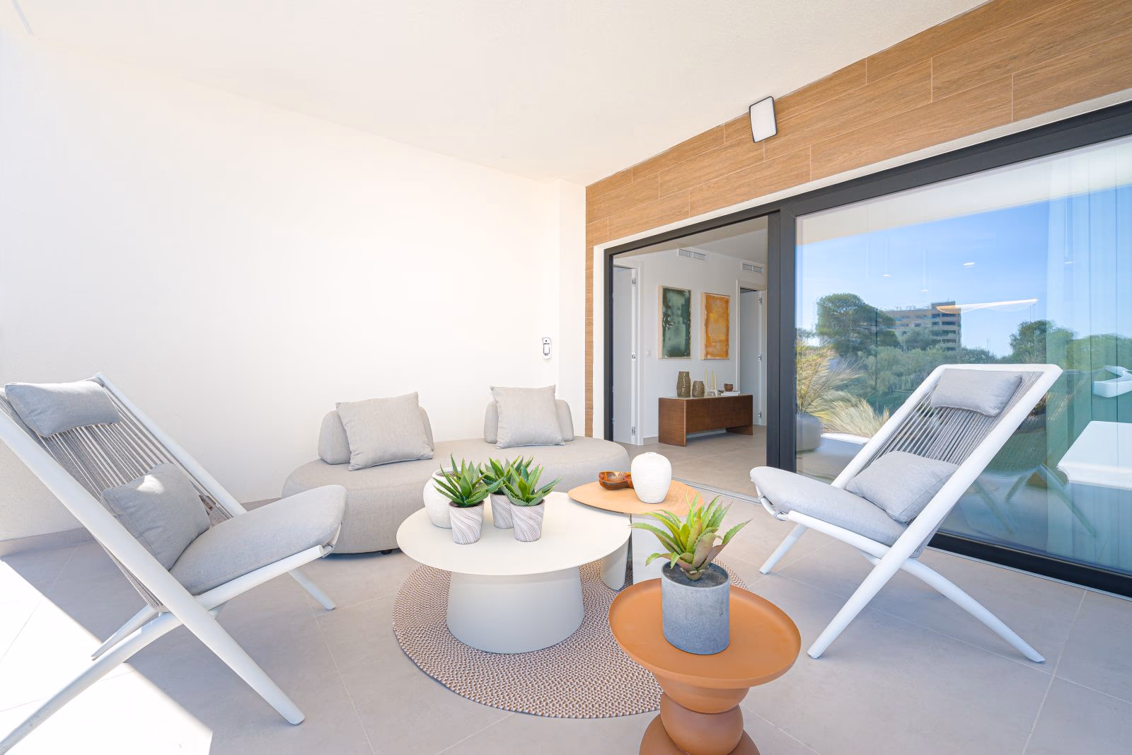 Beachside 2-Bedroom Apartment in Benidorm - 9