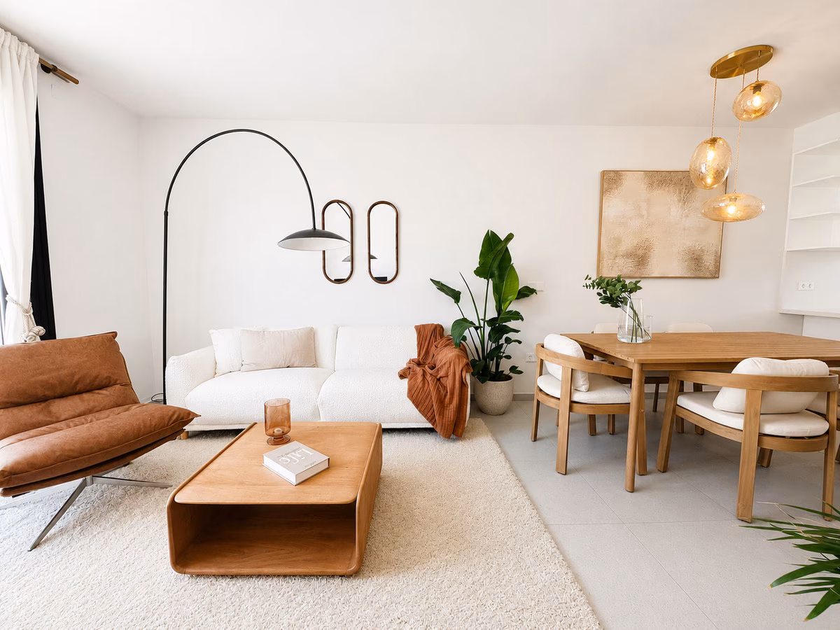 Schlafzimmer mit Einbauschränken