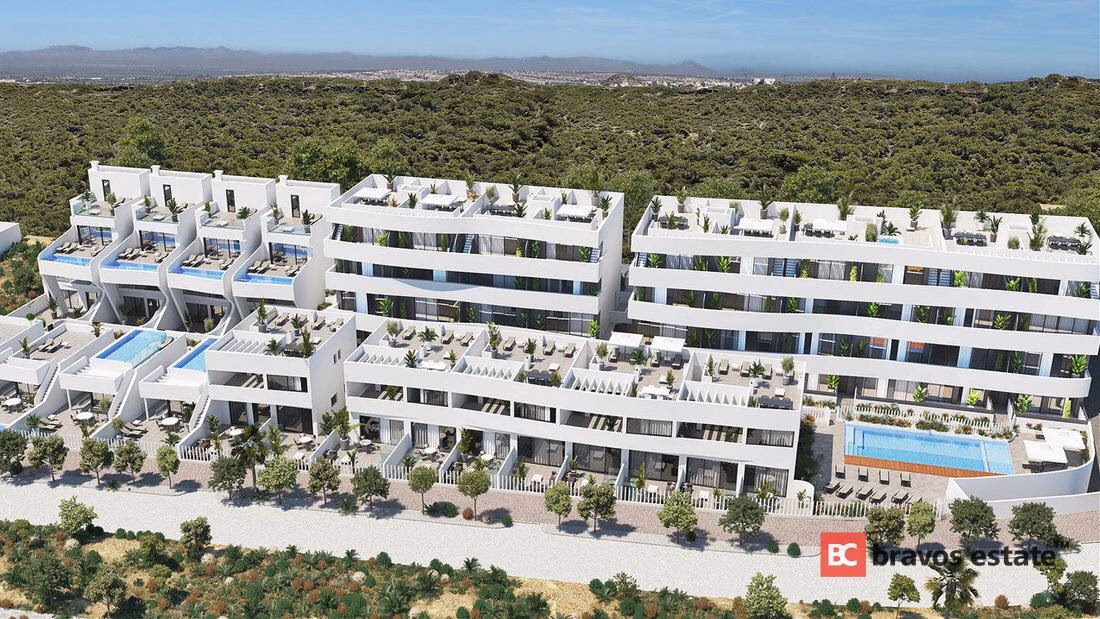Beachside 3-Bedroom Apartment in Guardamar del Segura - 6
