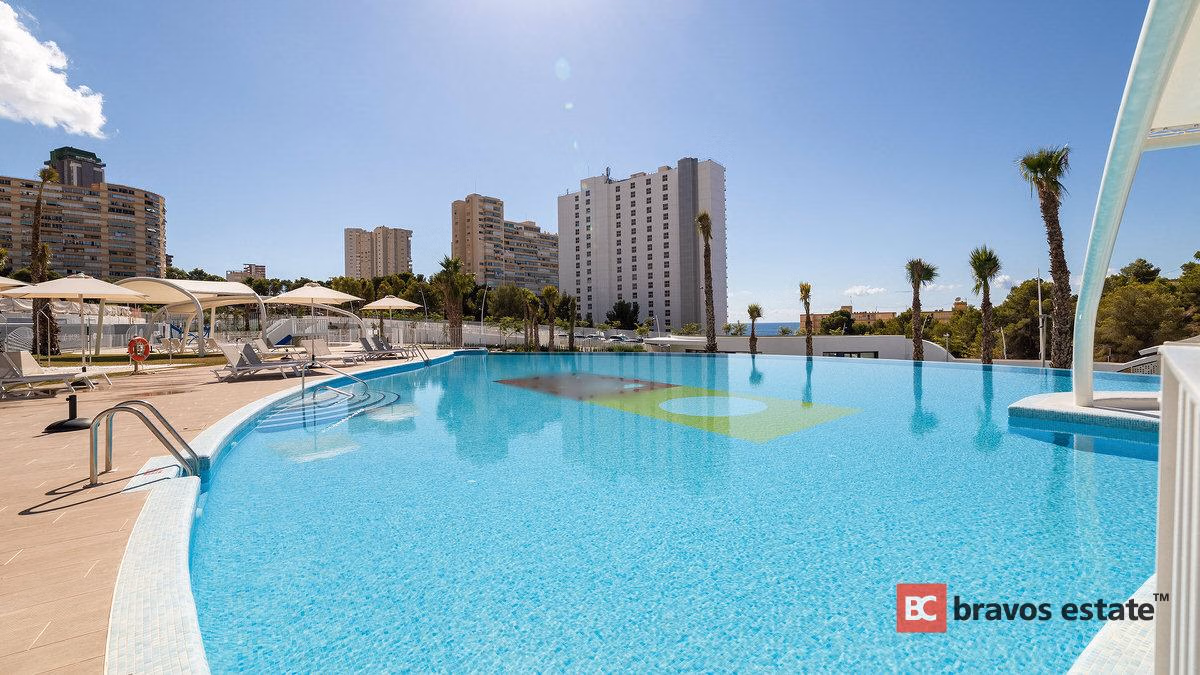 Seafront 2-Bedroom Apartment in Benidorm · Ref 1600 - 9