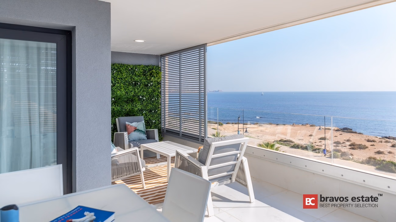 Apartamento Frente al Mar de 3 Dormitorios en Punta Prima - 7