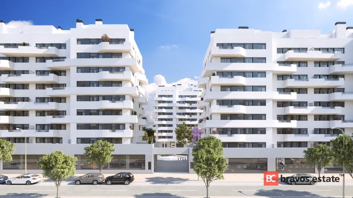 Beachside 3-Bedroom Apartment in Playa de San Juan · 109 m² - 5