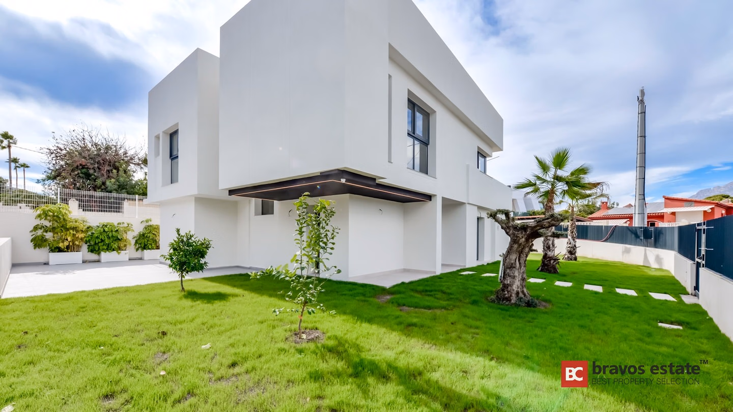 Spacious 4-Bedroom Villa in Alfaz del Pi - 2