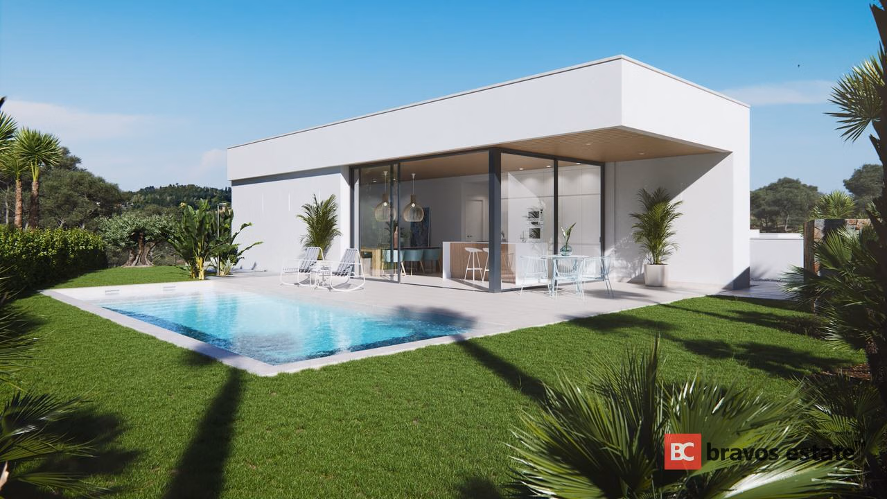 Spacious 3-Bedroom Villa in Las Colinas - 3