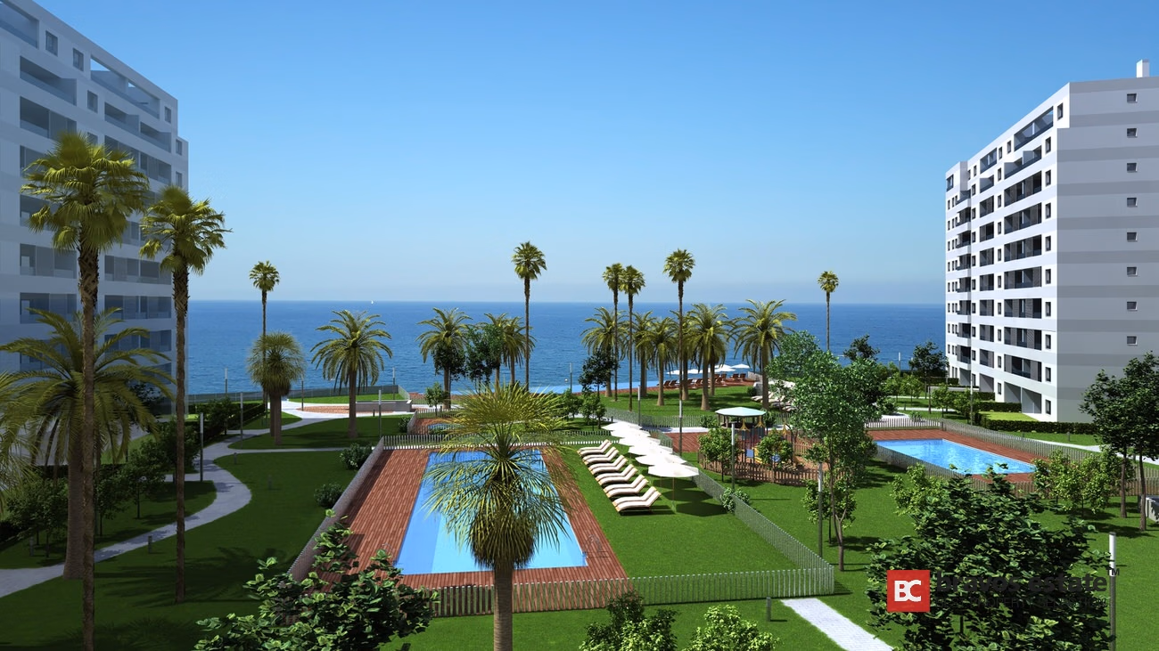 Seafront 2-Bedroom Apartment in Punta Prima - 3