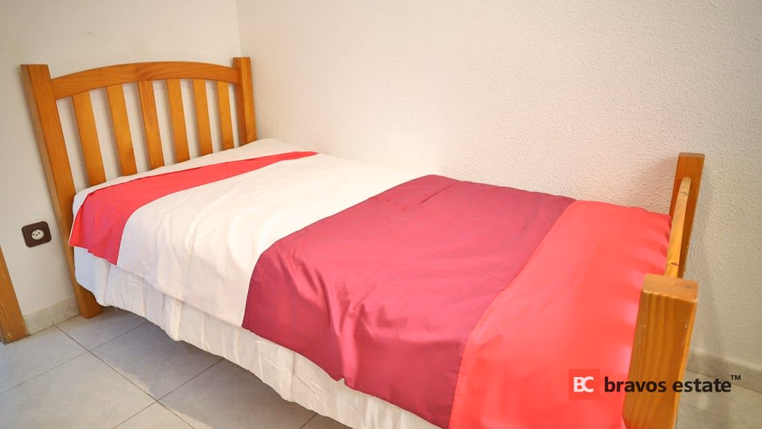 Seafront 3-Bedroom Apartment in El Campello · 90 m² - 9