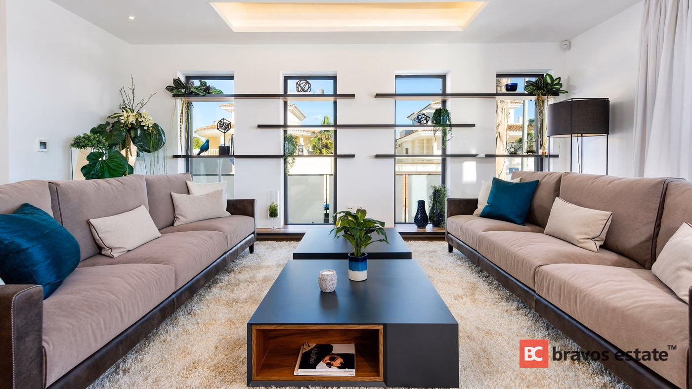 Villa Espaciosa de 5 Dormitorios en Ciudad Quesada - 3