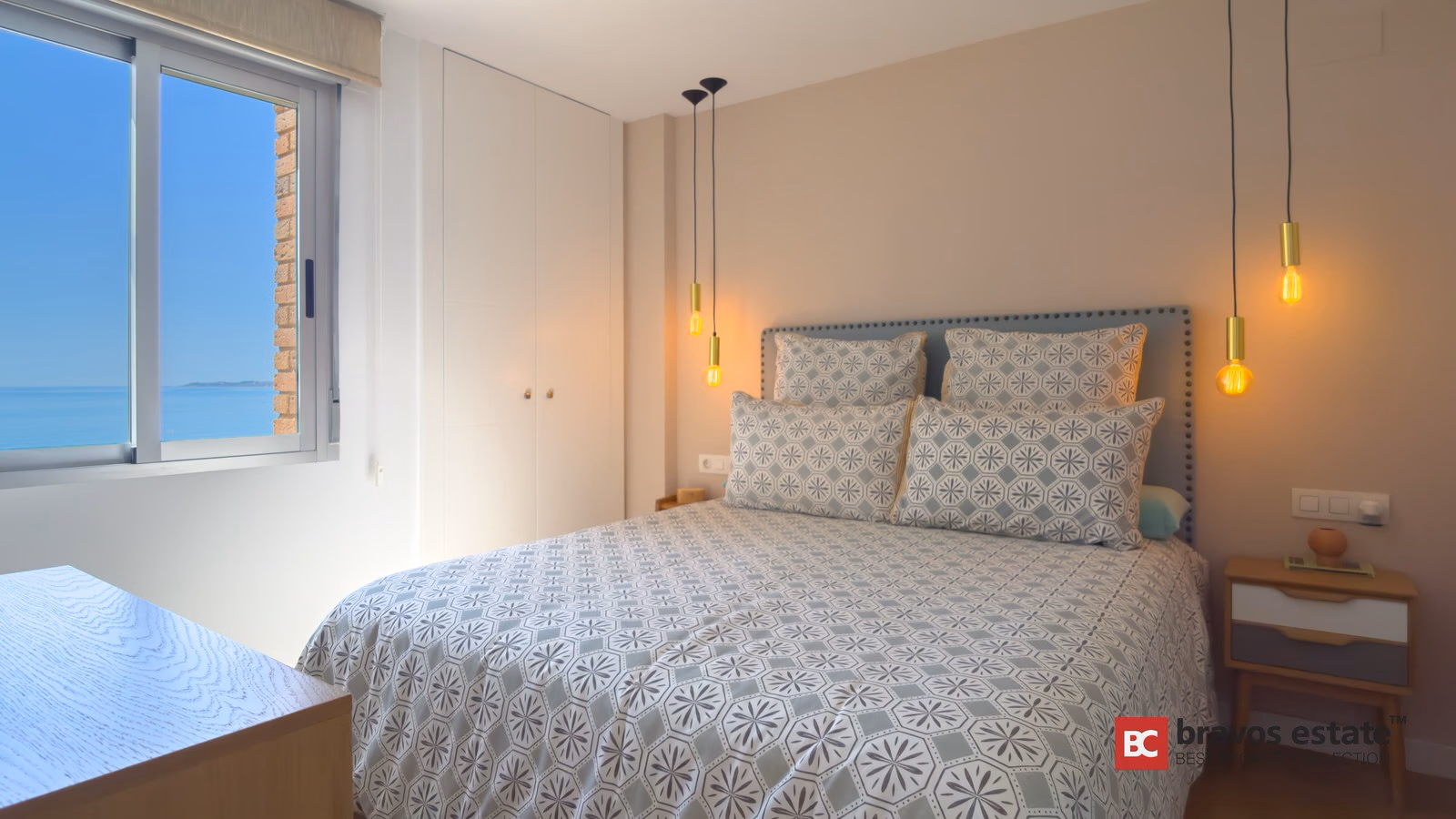 Seafront 2-Bedroom Apartment in El Campello - 9