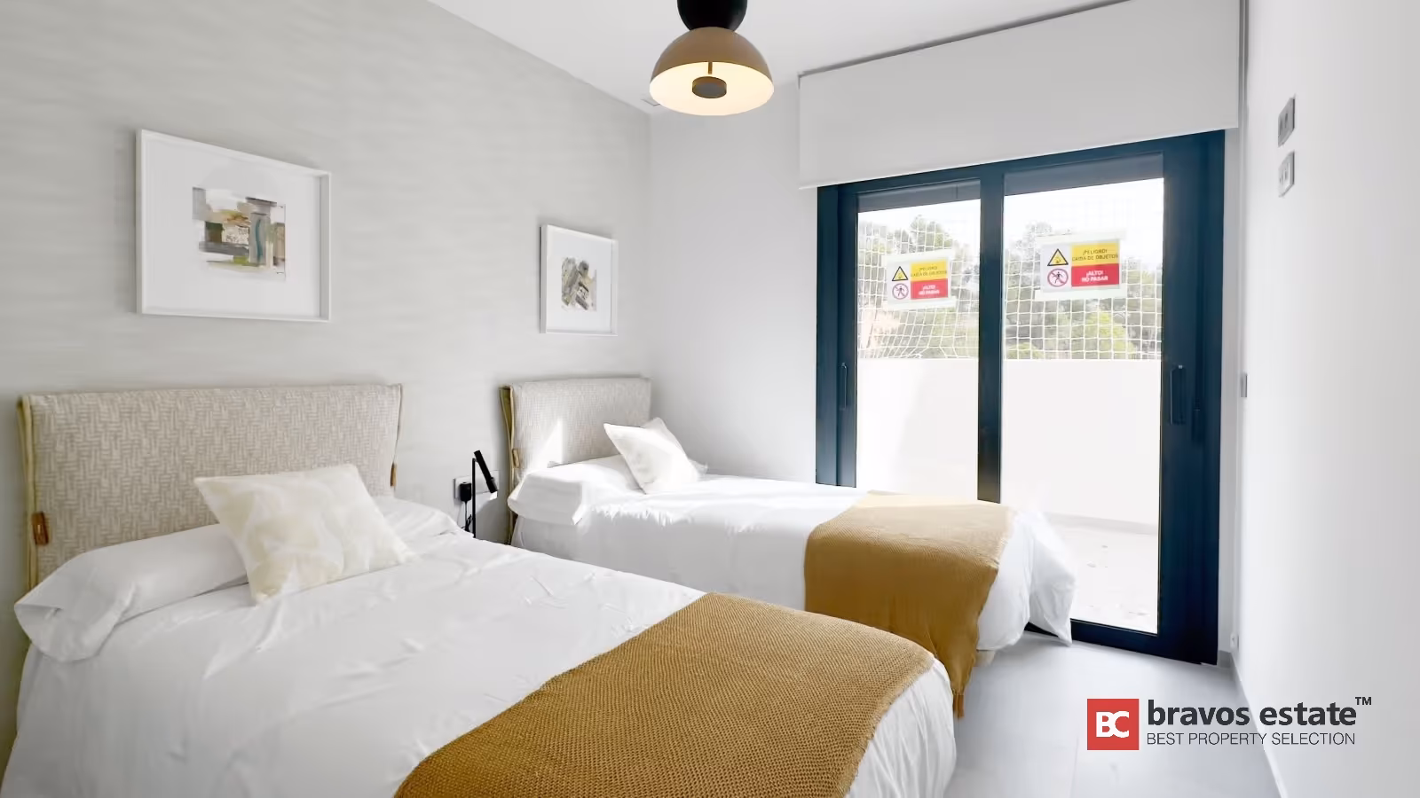 Dormitorio con salida a la terraza