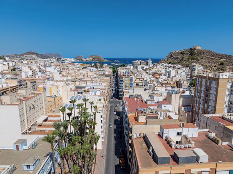Calle del centro hacia el cerro del castillo