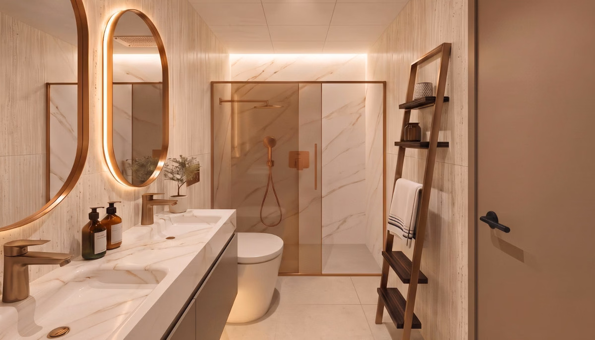 Badezimmer mit ovalem Spiegel, Doppelwaschtisch und bodengleicher Dusche