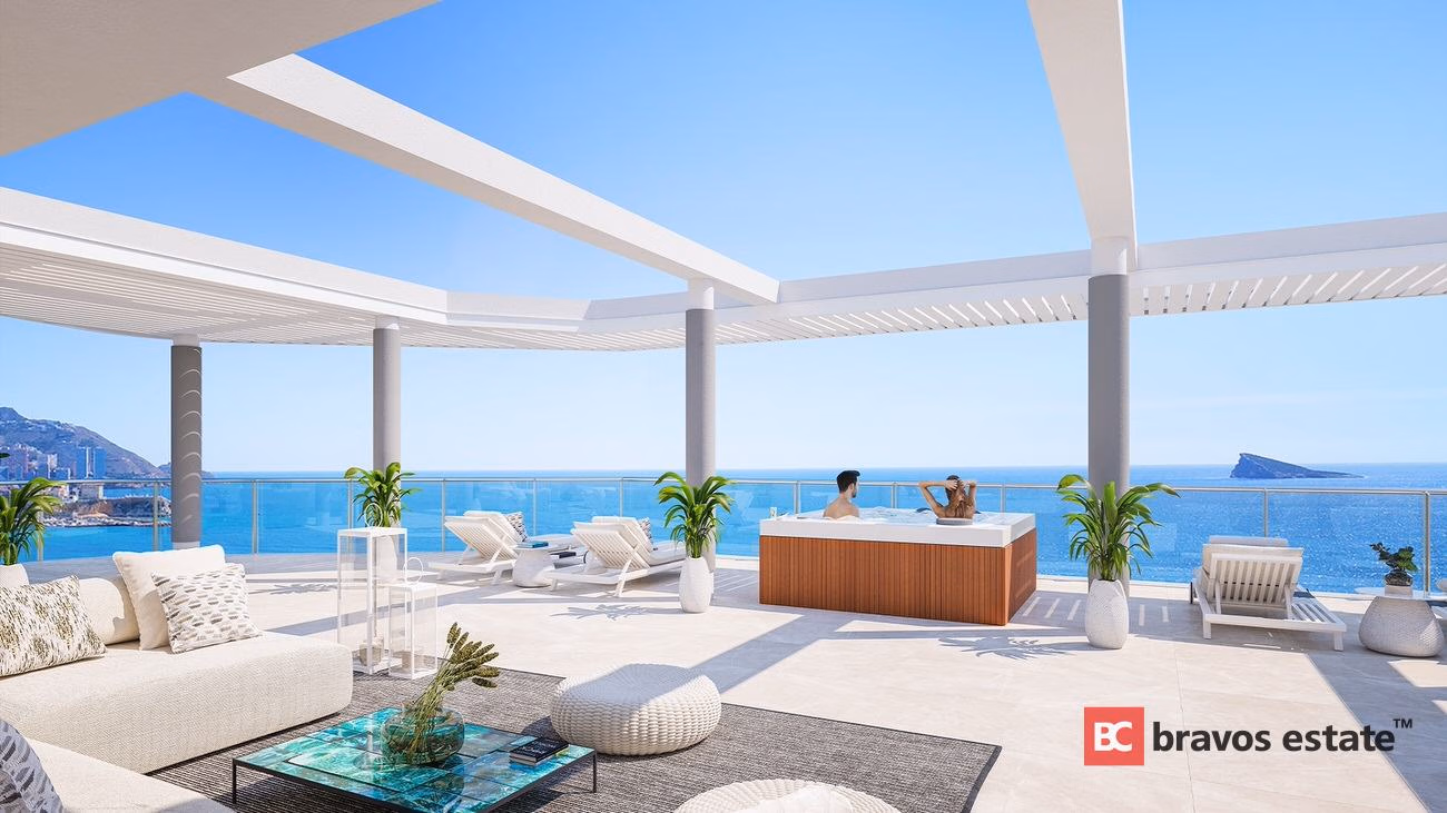 Seafront 4-Bedroom Apartment in Benidorm - 1