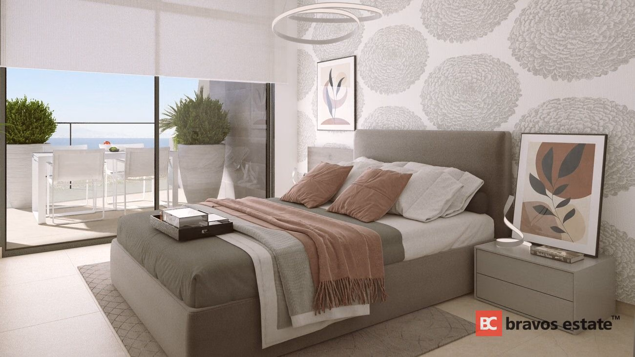 Seafront 4-Bedroom Apartment in Benidorm - 9