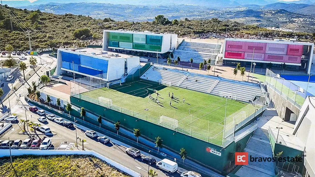 Spacious 5-Bedroom Villa in Cumbre del Sol · 454 m² - 4