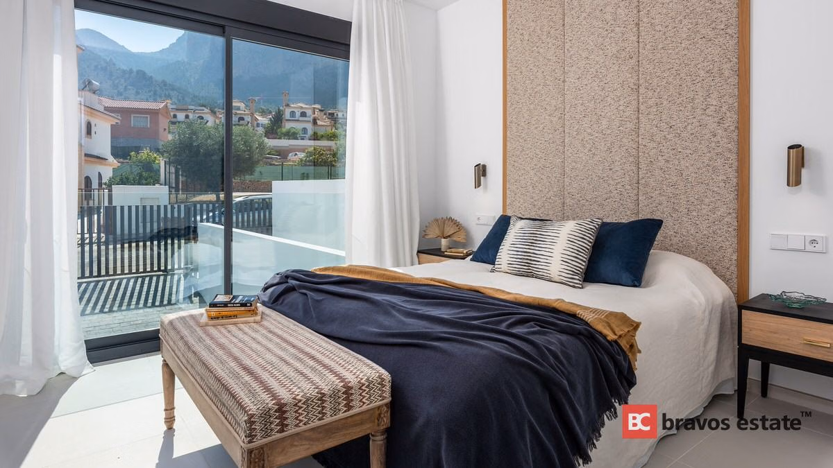 Spacious 3-Bedroom Villa in La Nucía - 3