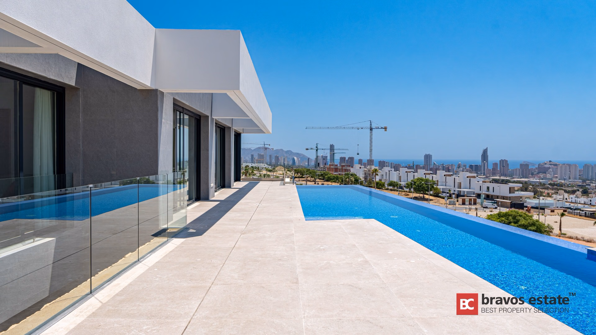 Villa De Lujo de 4 Dormitorios en Finestrat - 2