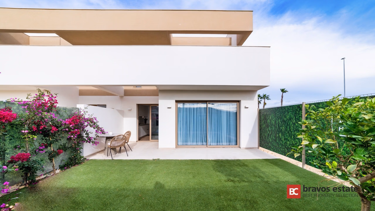 Spacious 4-Bedroom Bungalow in Alicante - 17